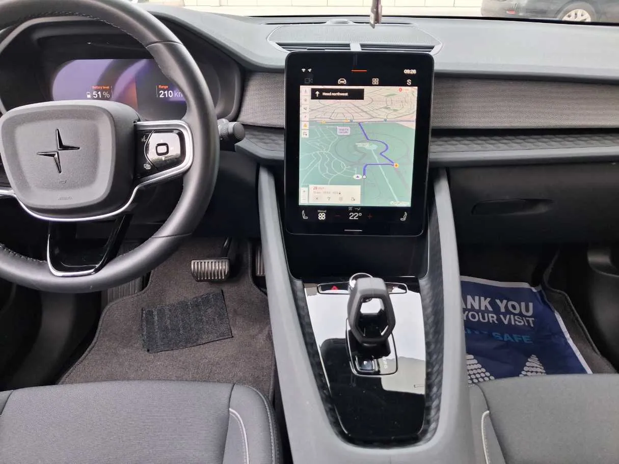 Car image 15