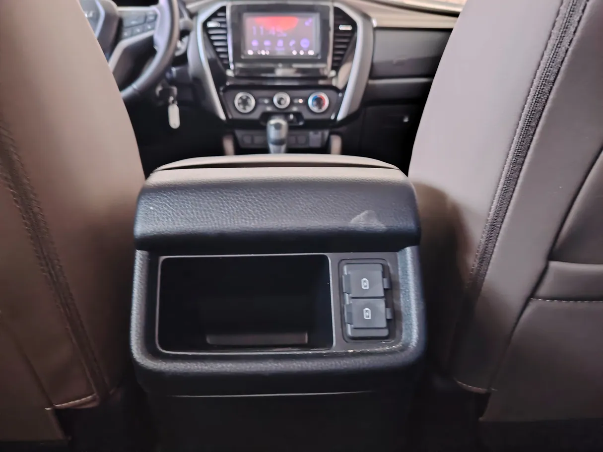 Car image 27
