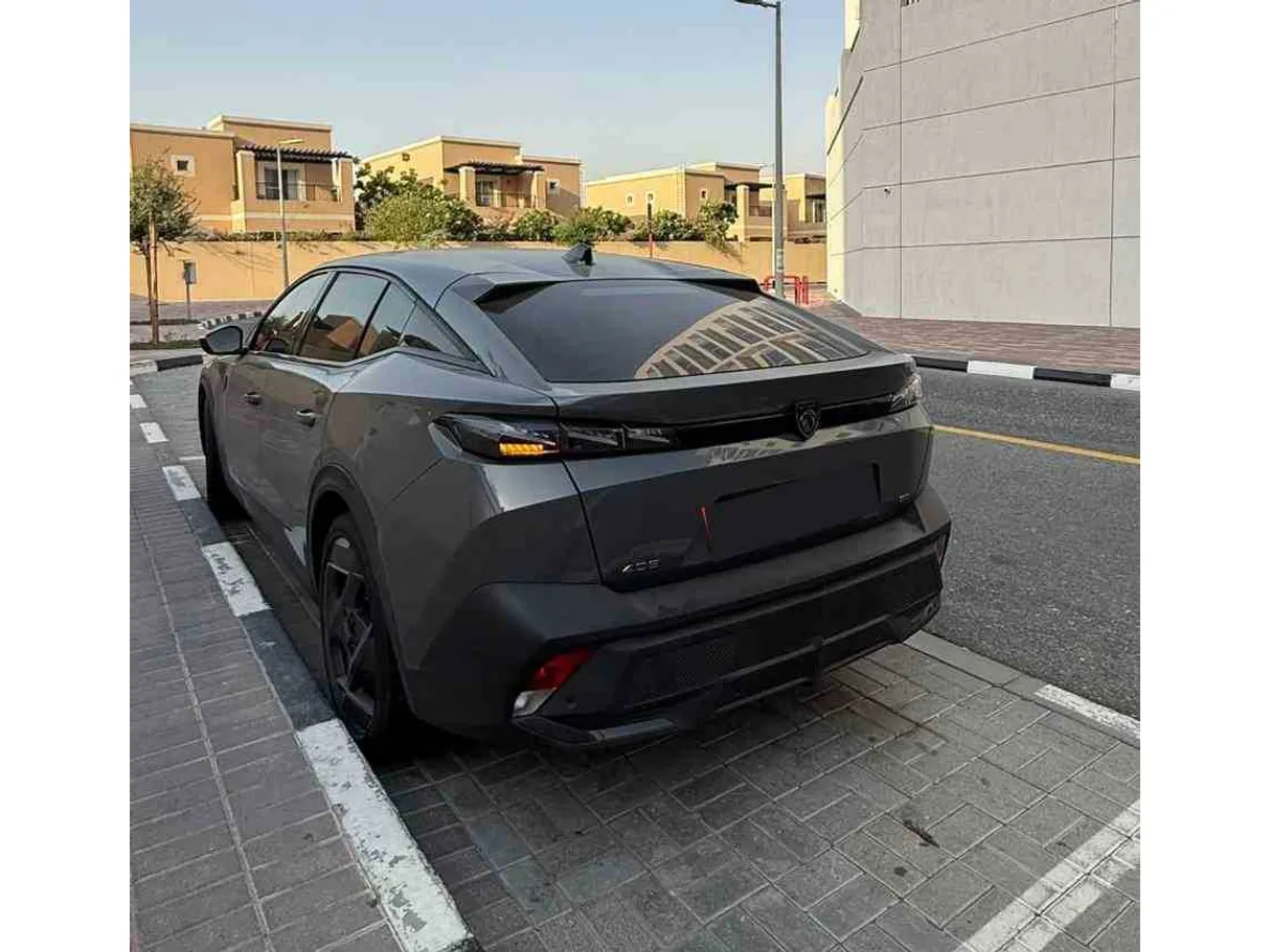 Car image 5