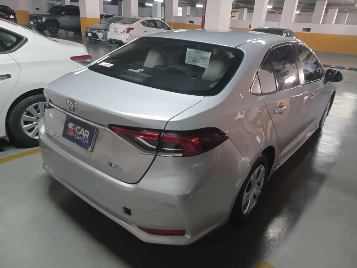 Car image 5