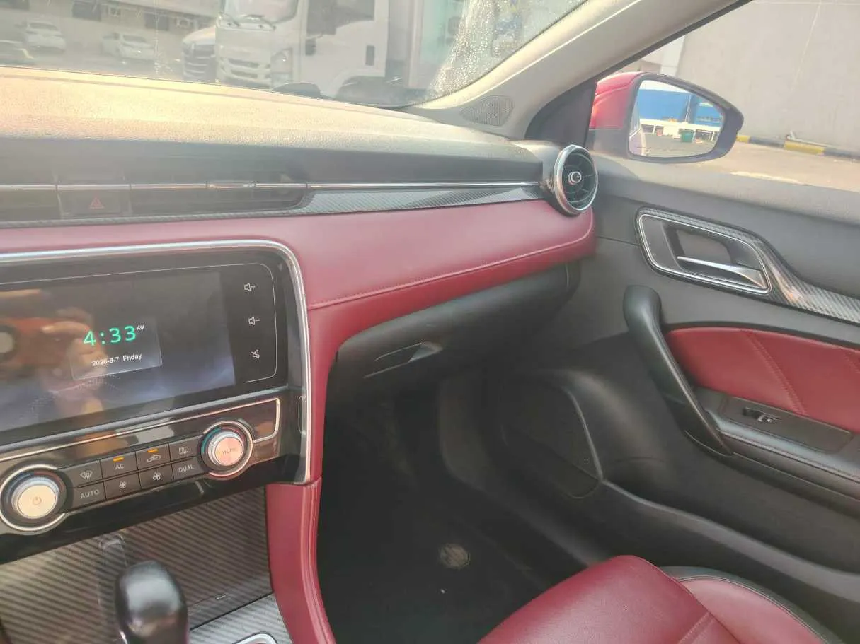 Car image 28