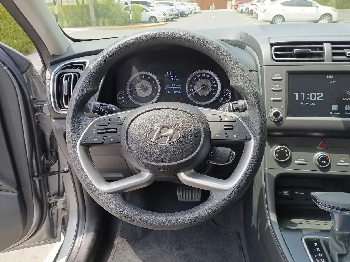 Car image 17