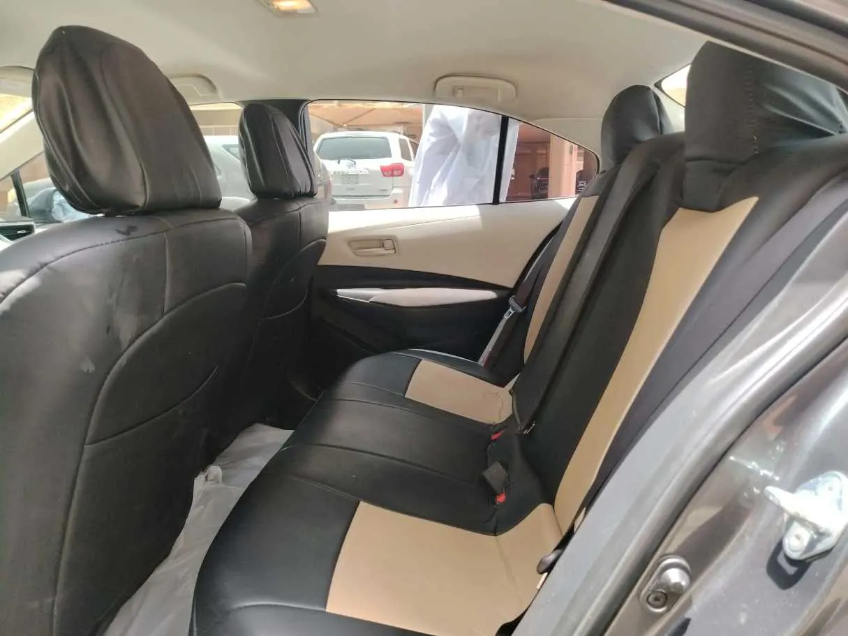 Car image 17