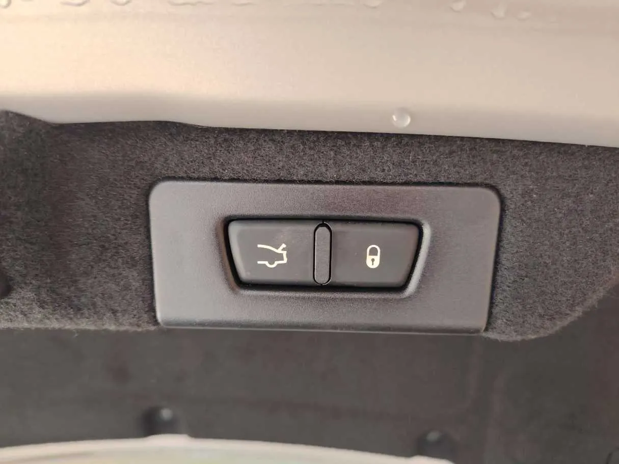 Car image 41
