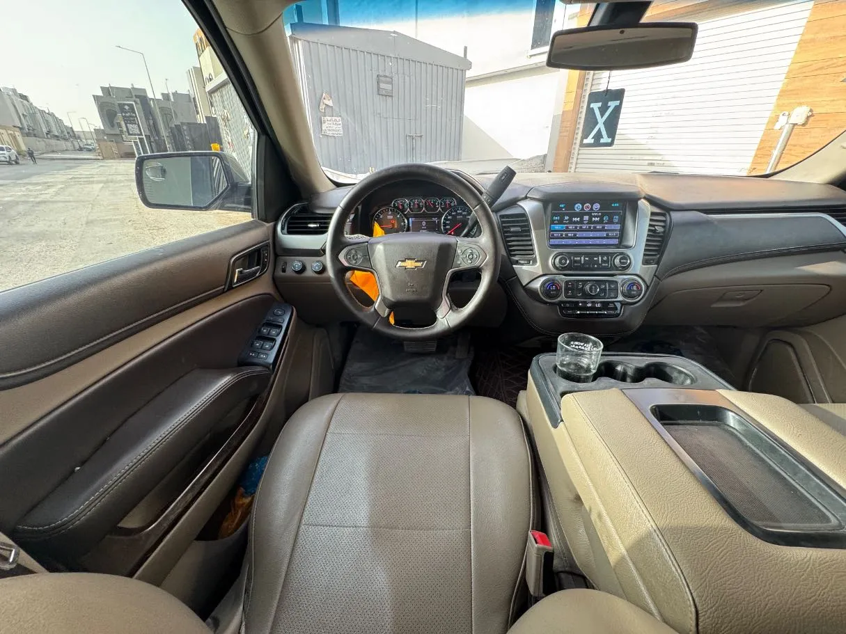 Car image 16