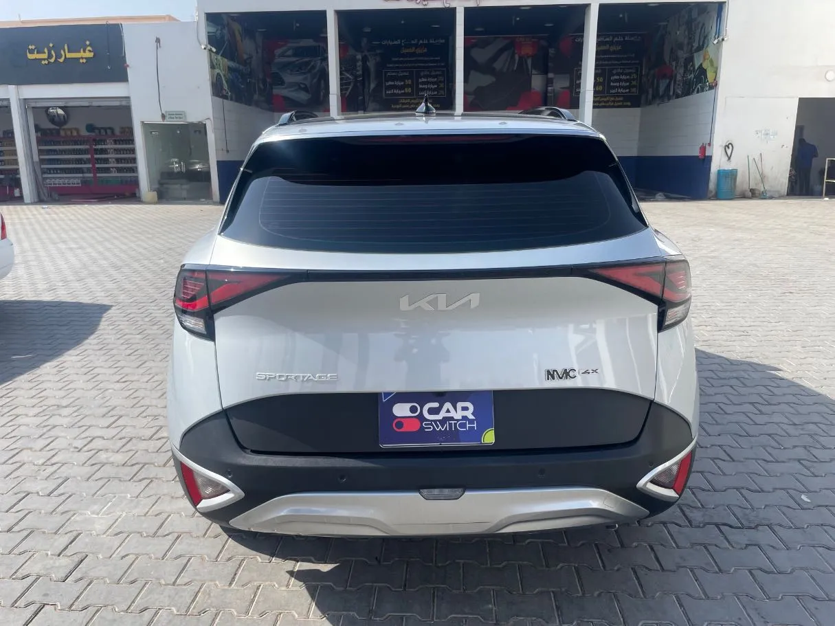 Car image 6
