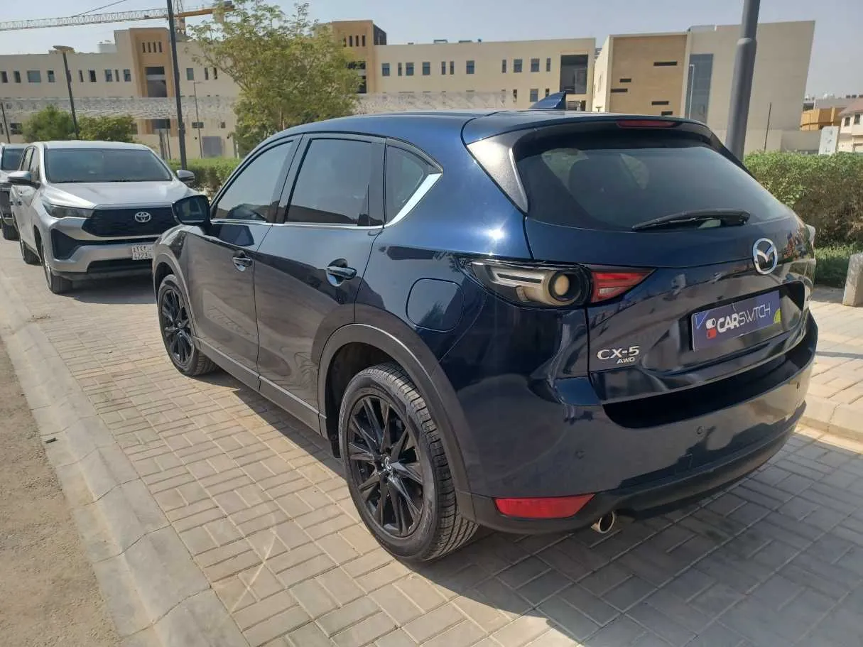 Car image 7