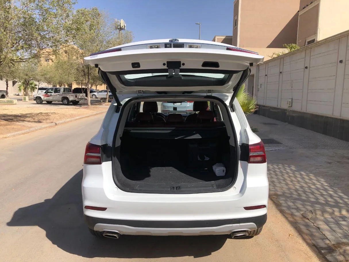 Car image 21