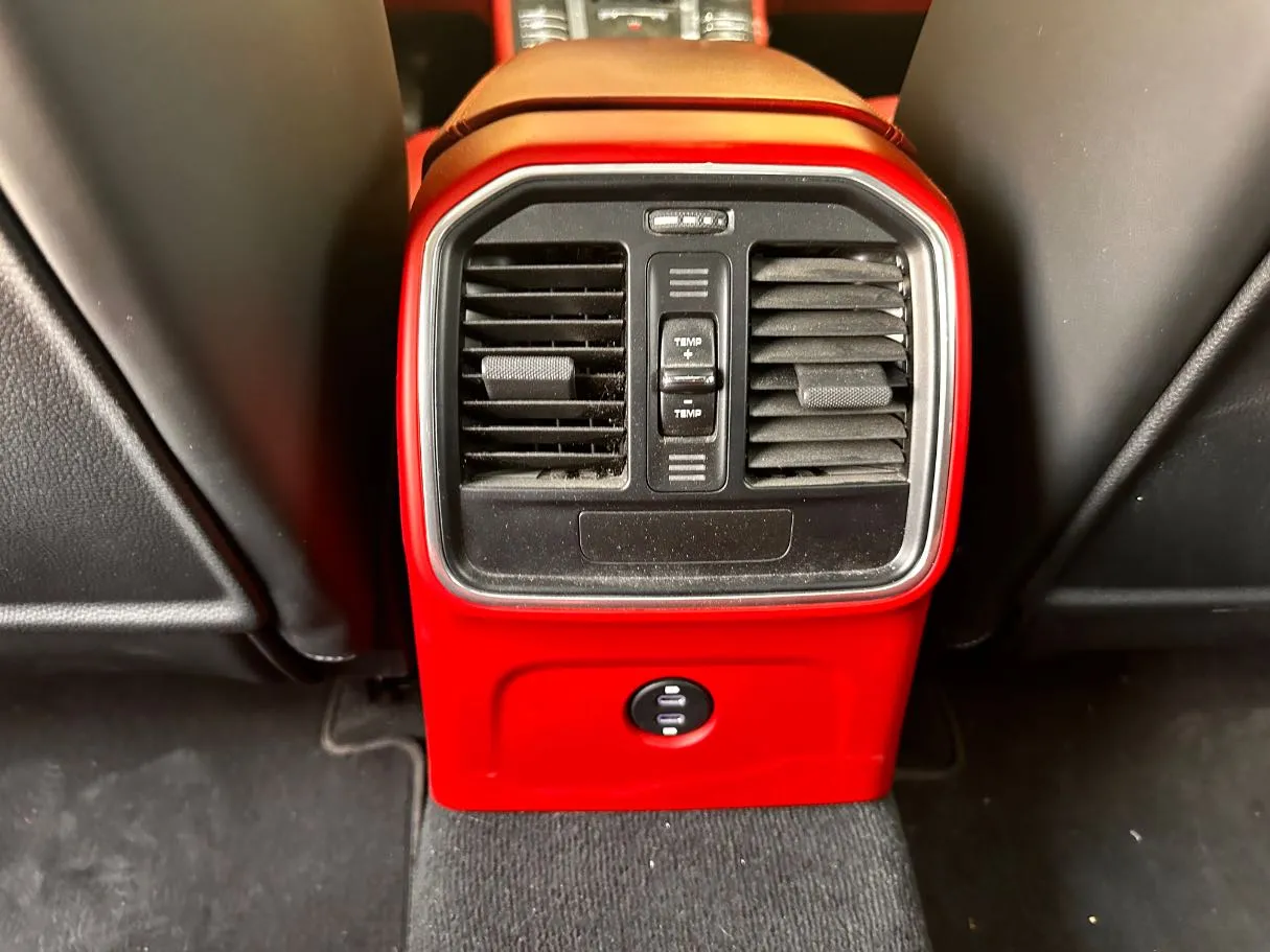 Car image 29