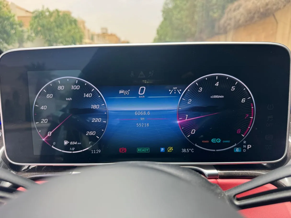 Car image 19