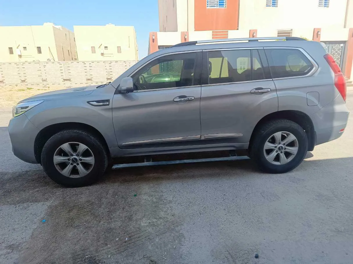 Car image 8