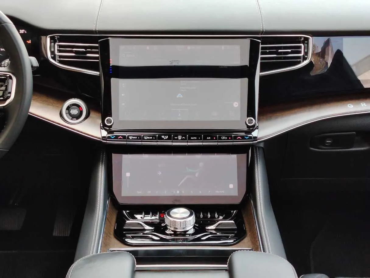 Car image 22