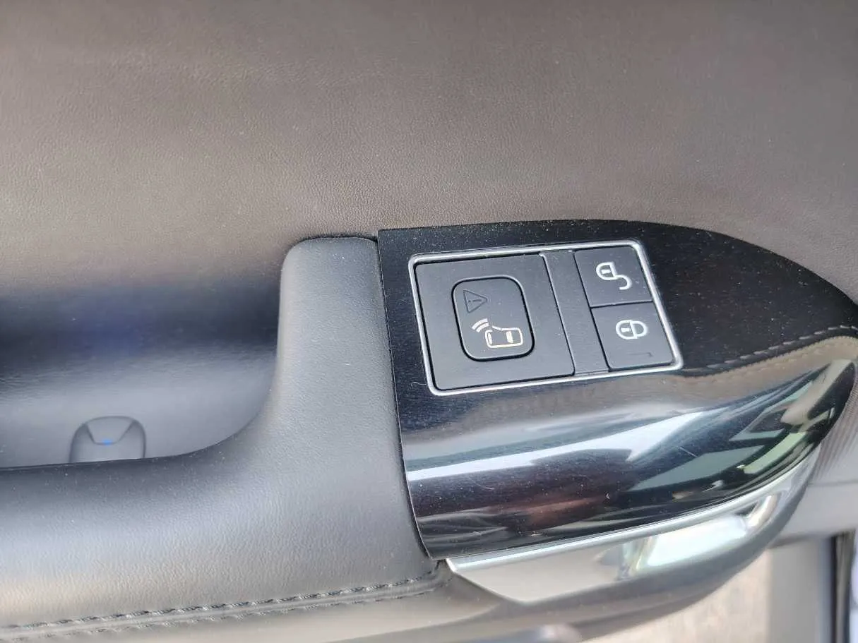 Car image 42
