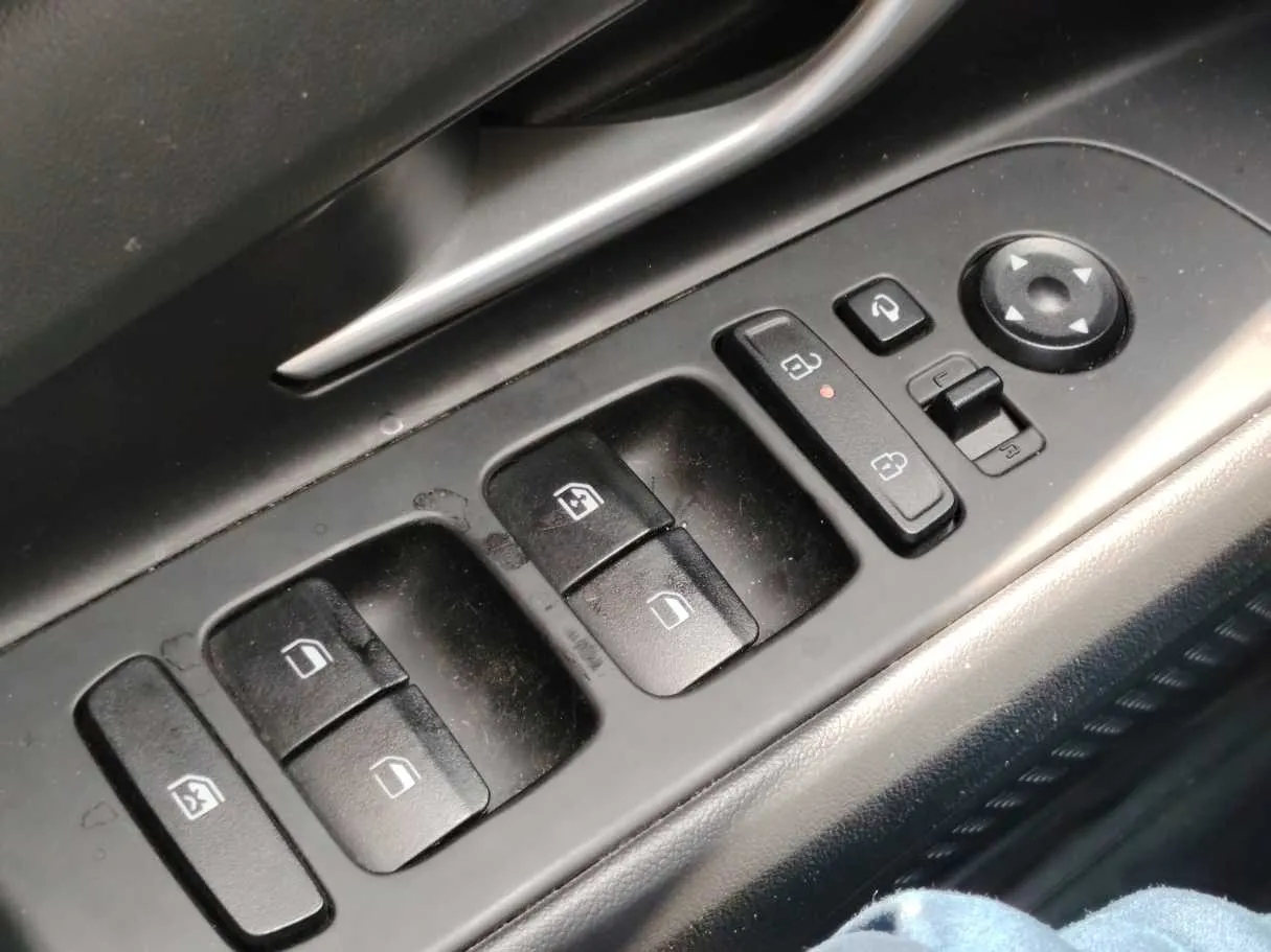 Car image 31