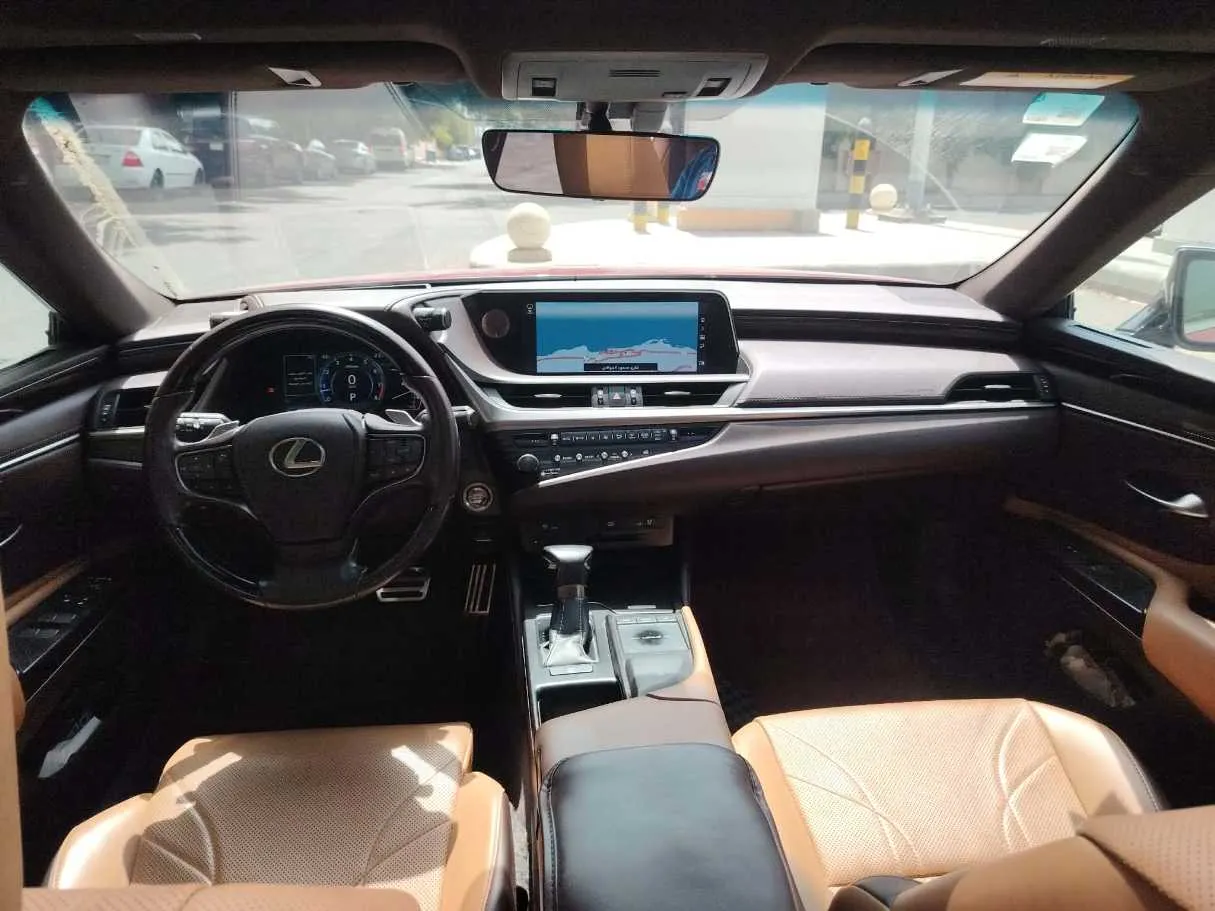Car image 20