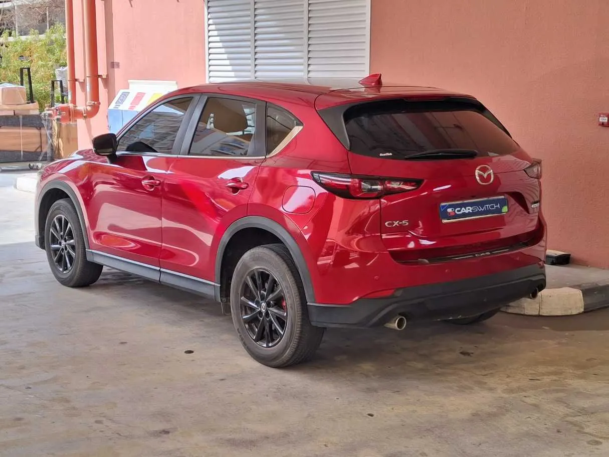 Car image 5