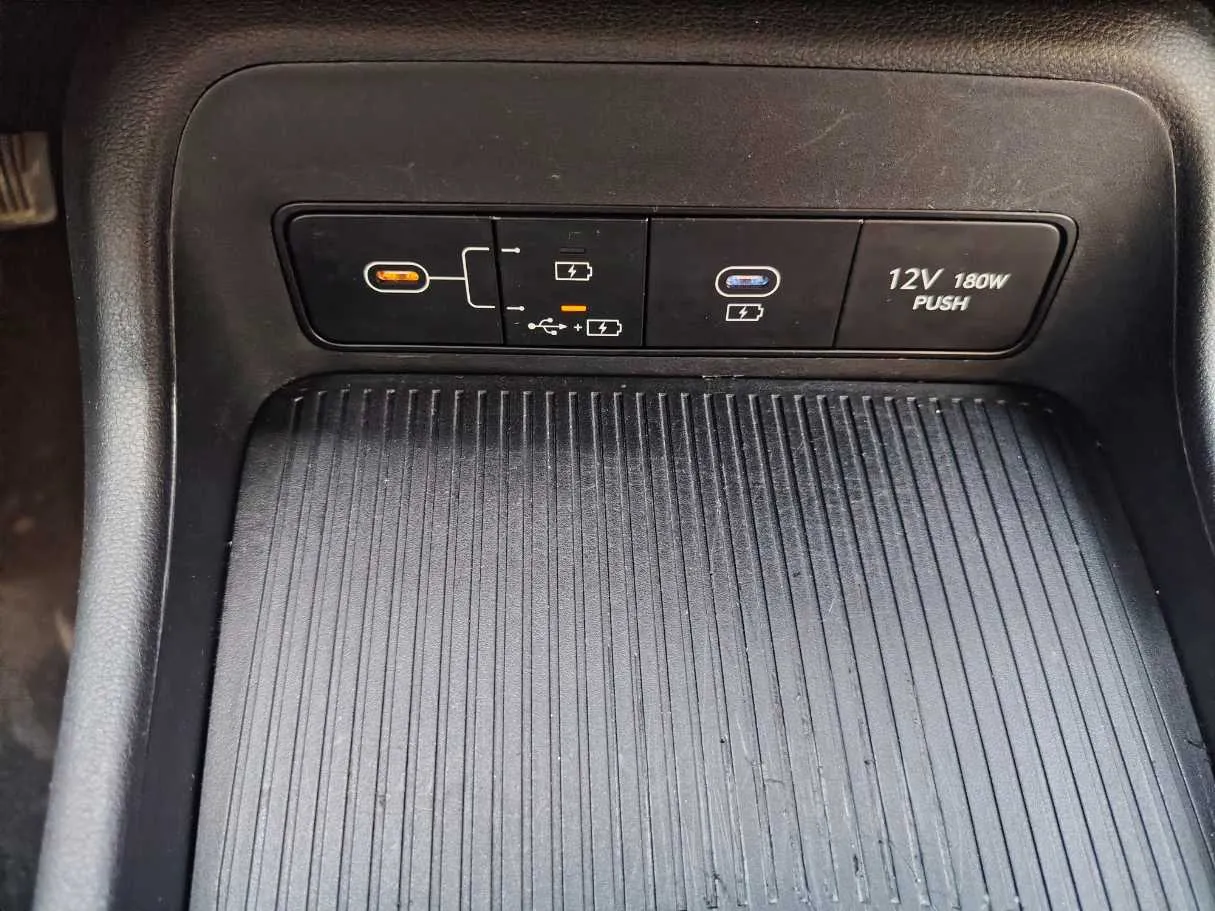 Car image 21