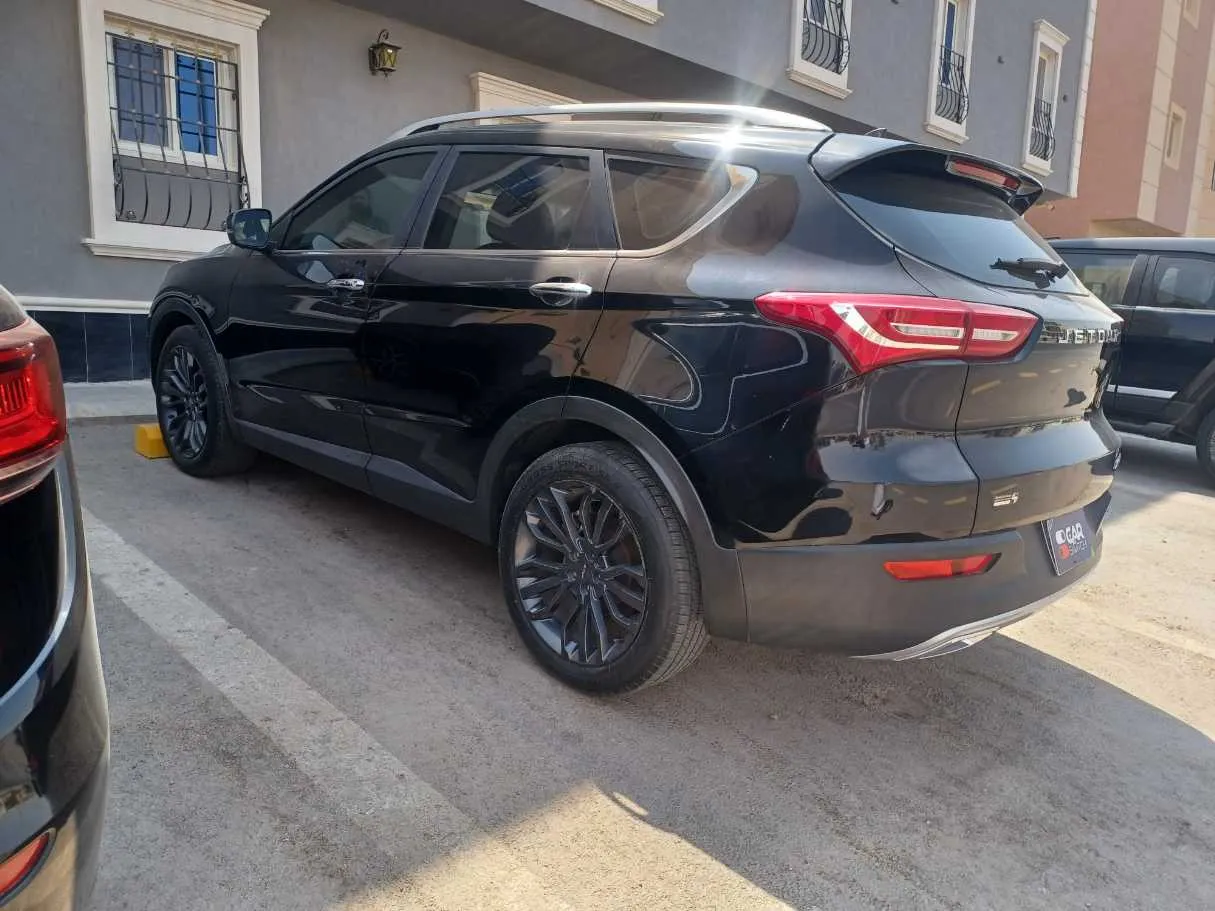 Car image 7