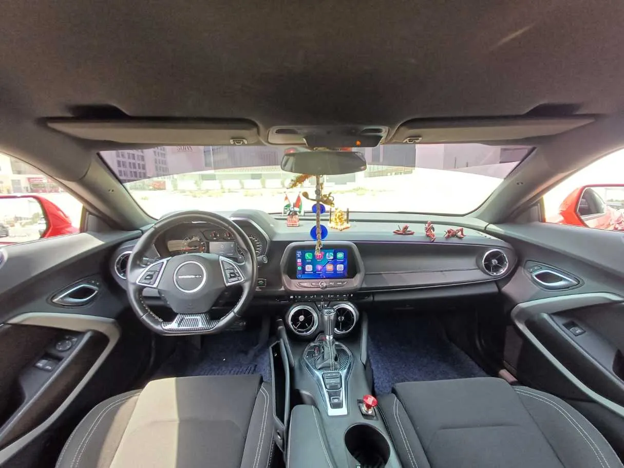 Car image 17