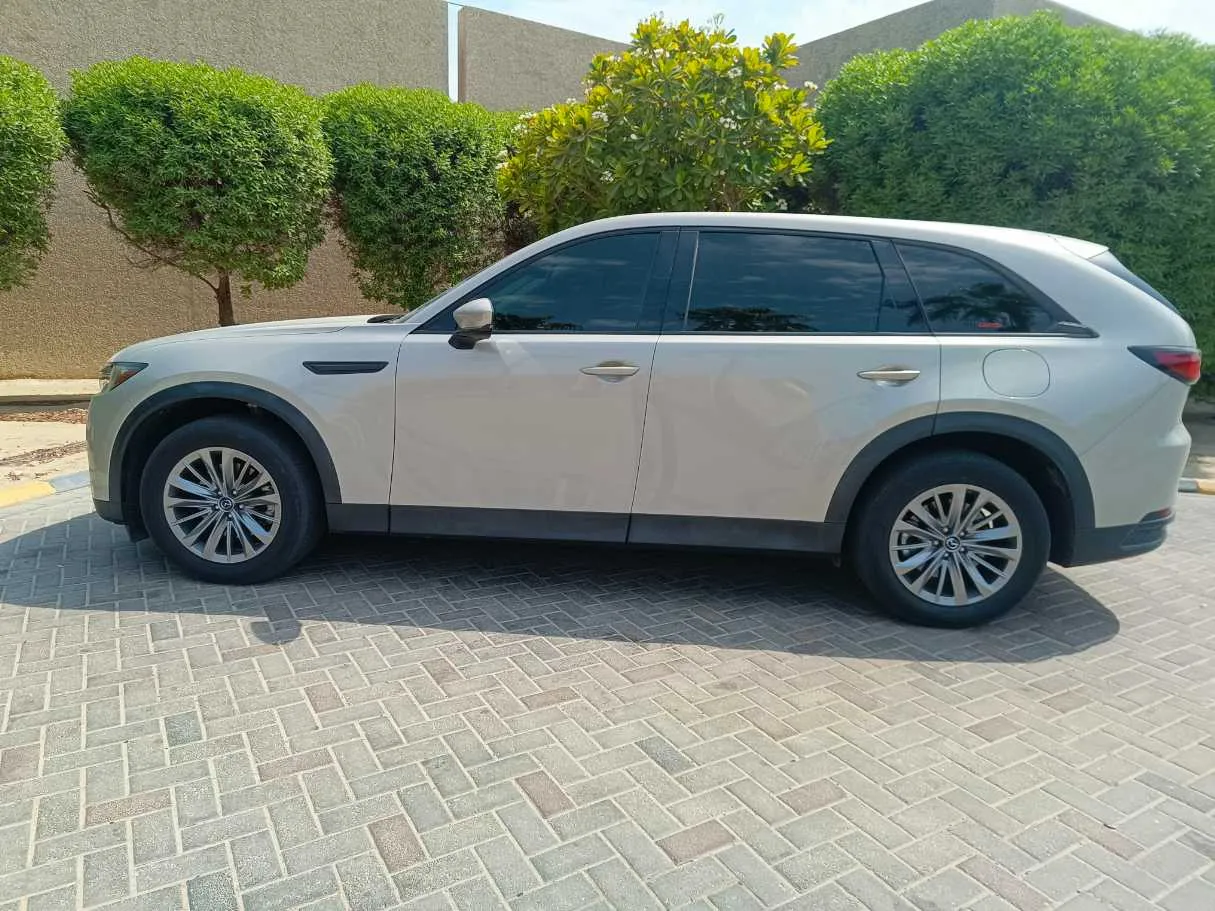 Car image 8