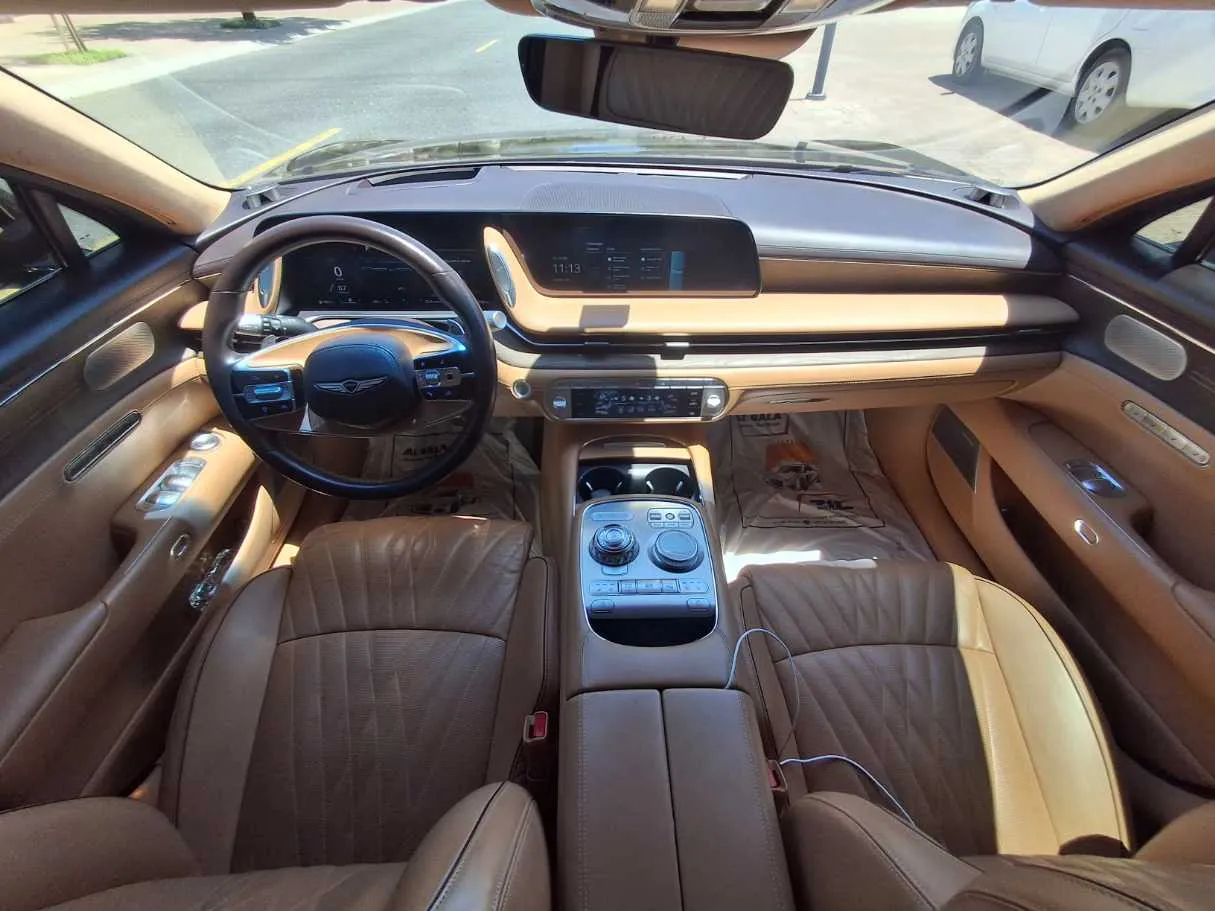 Car image 15