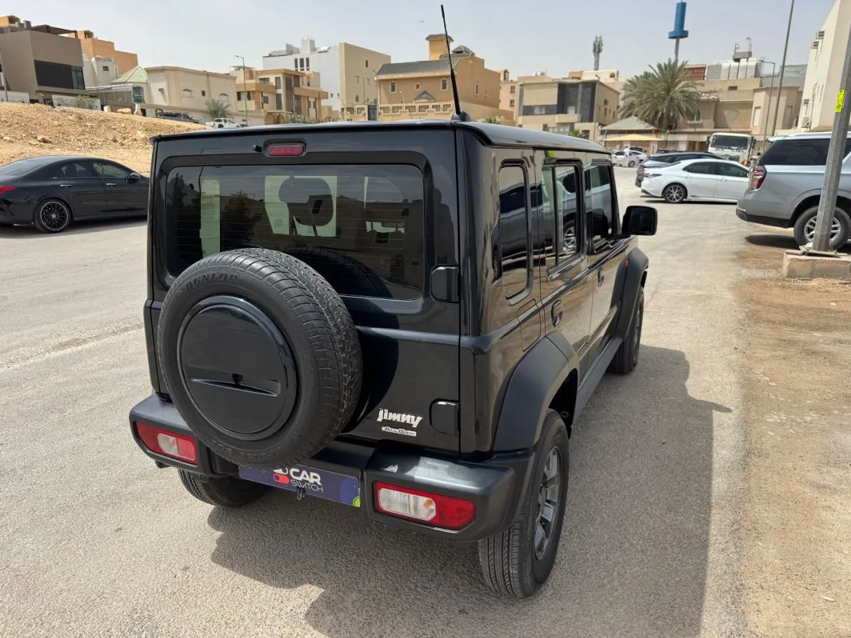 Car image 5