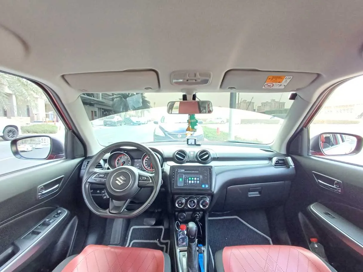 Car image 17