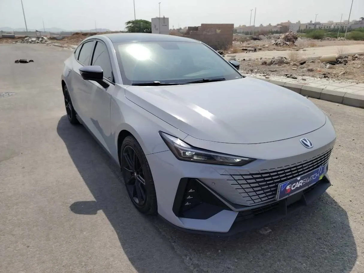 Car image 3