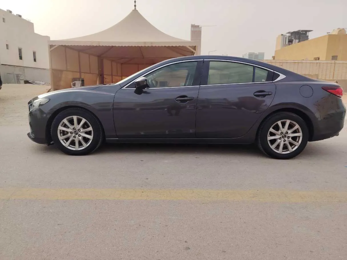 Car image 8