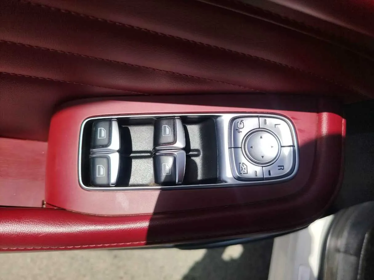 Car image 31