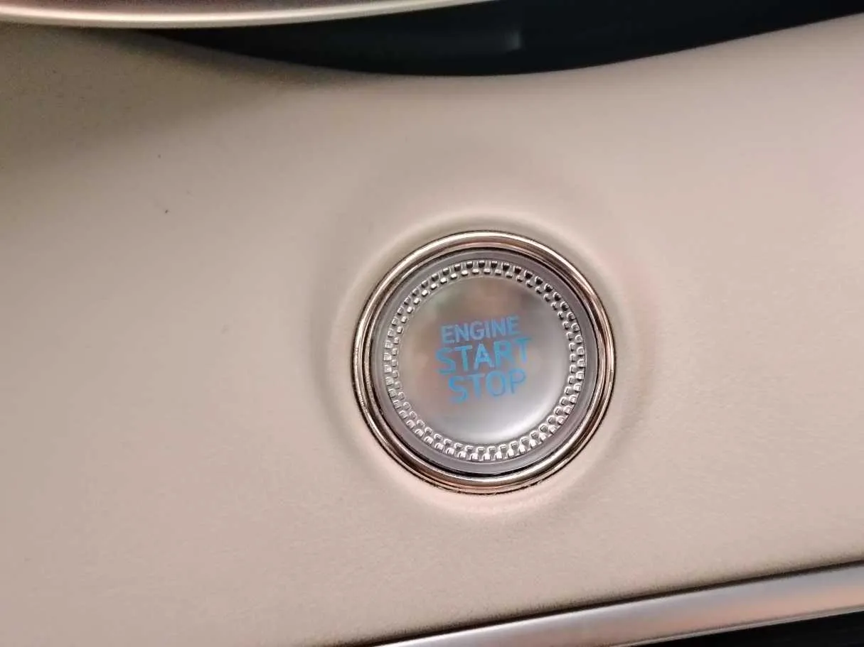 Car image 28
