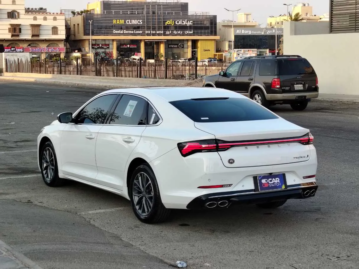 Car image 7