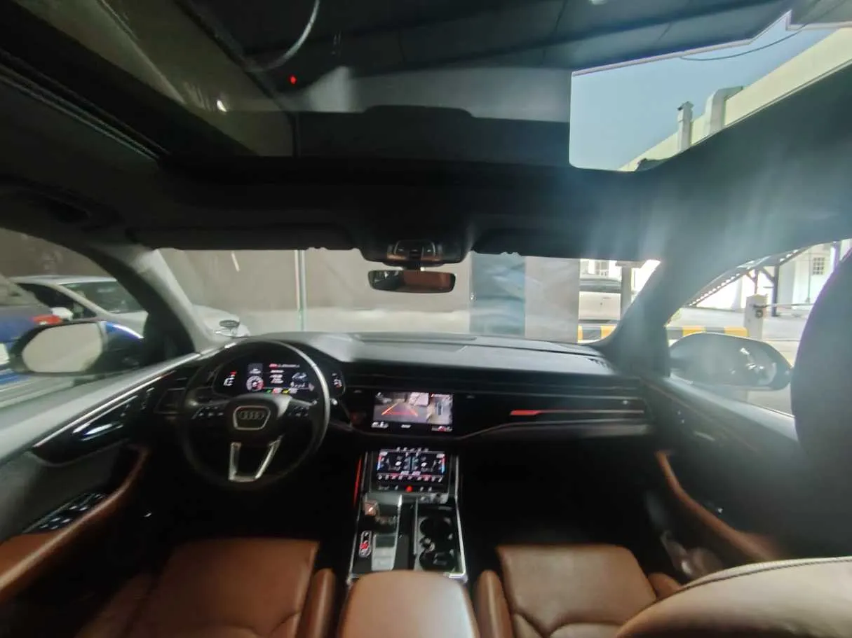 Car image 18