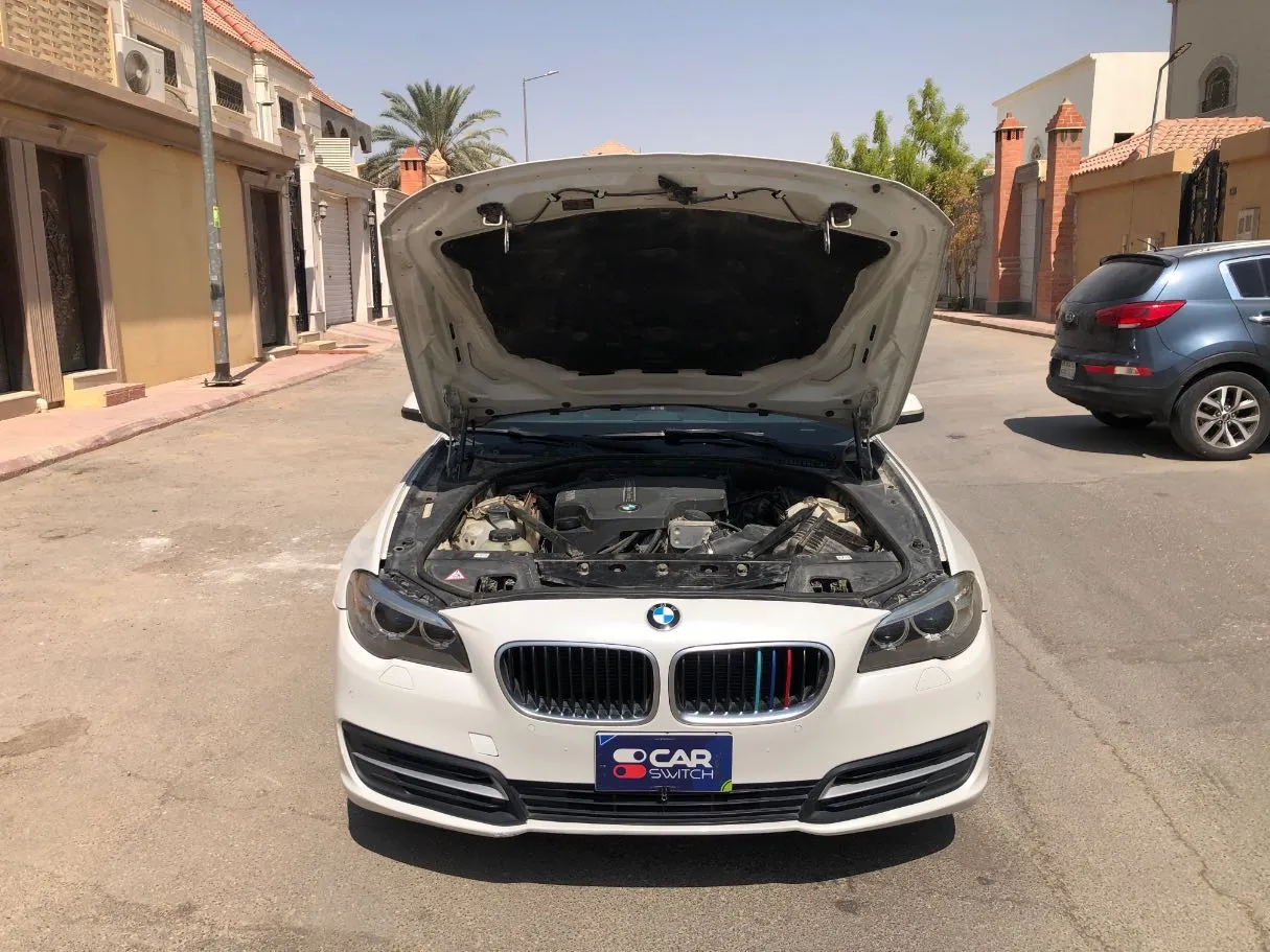 Car image 24