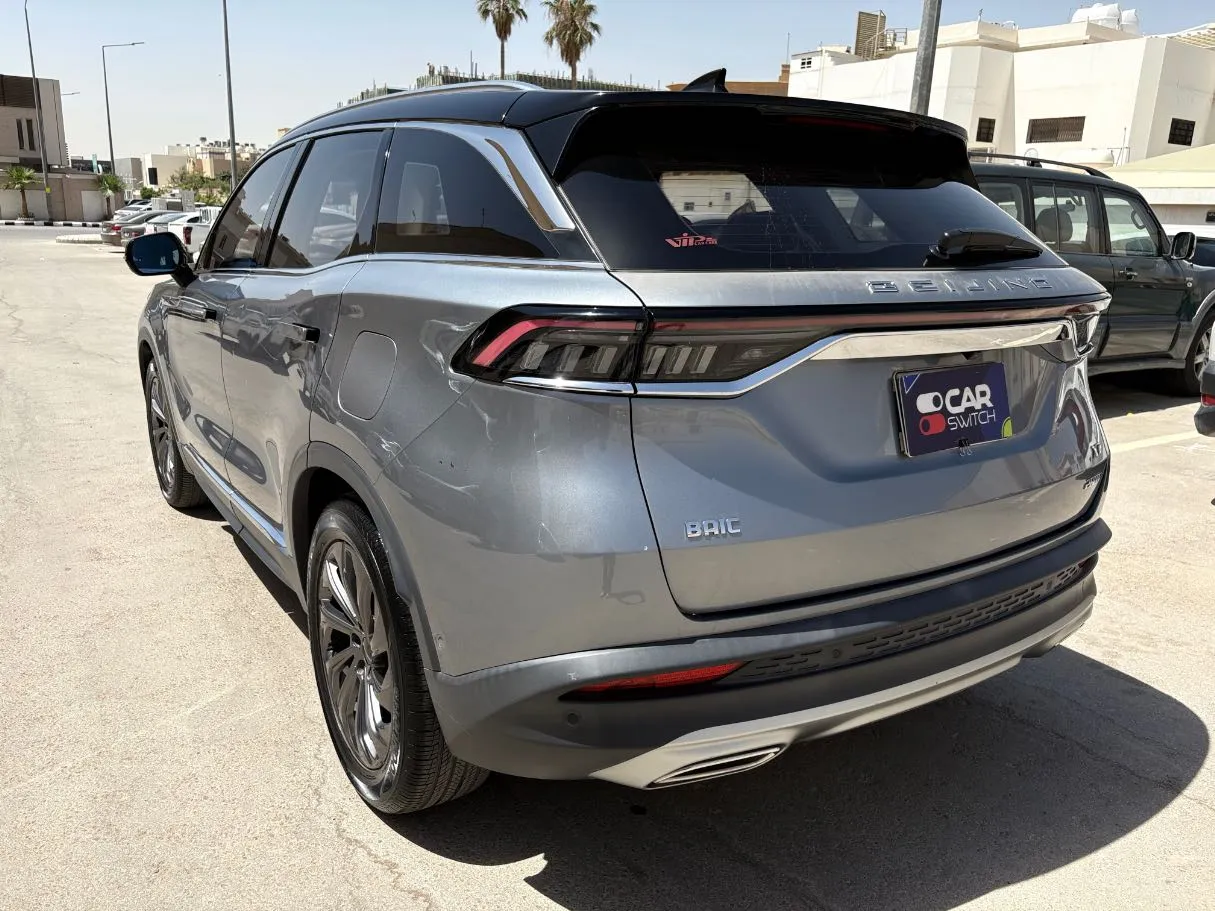 Car image 7