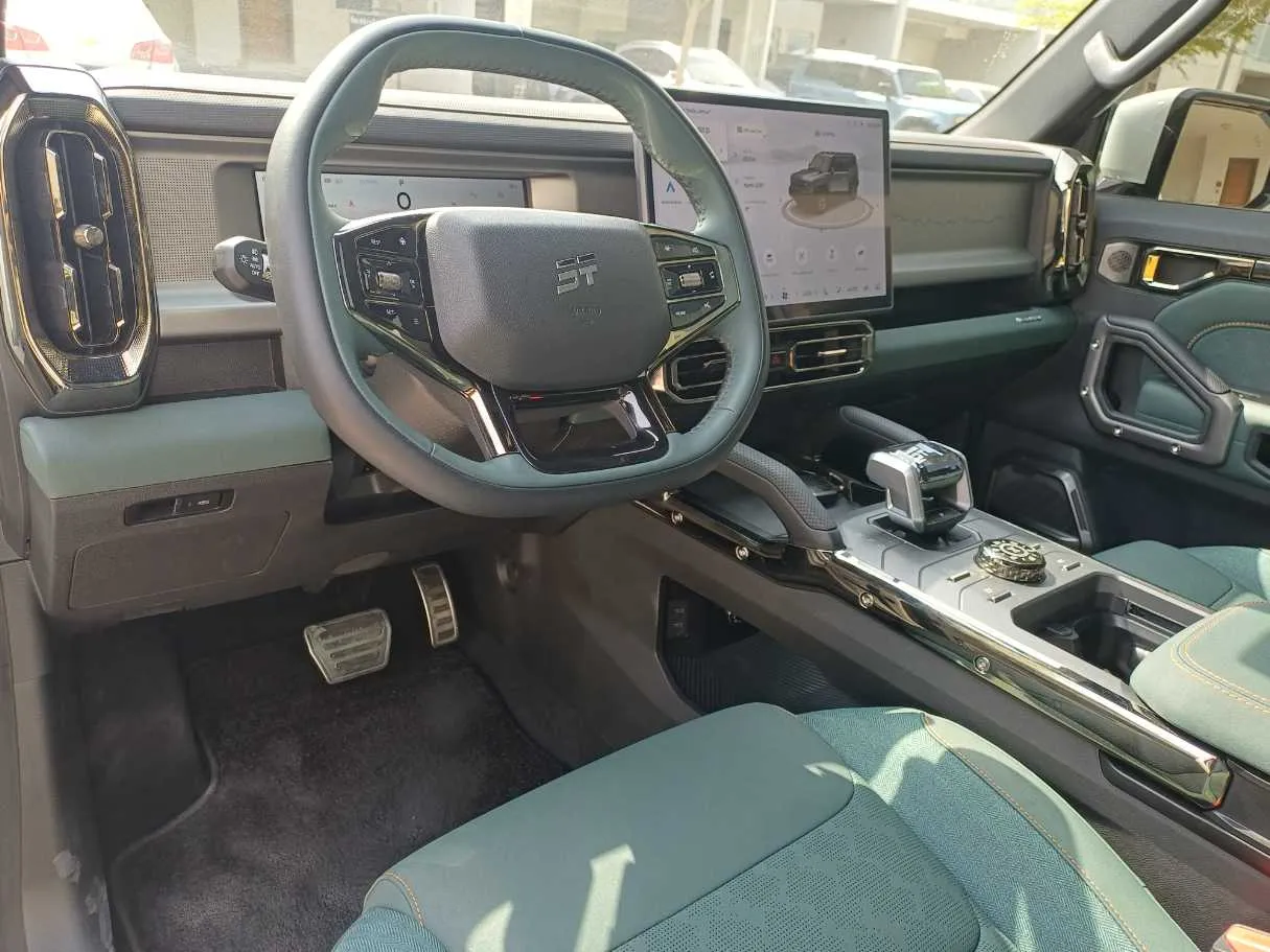 Car image 11