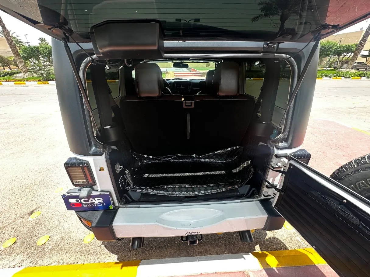 Car image 21