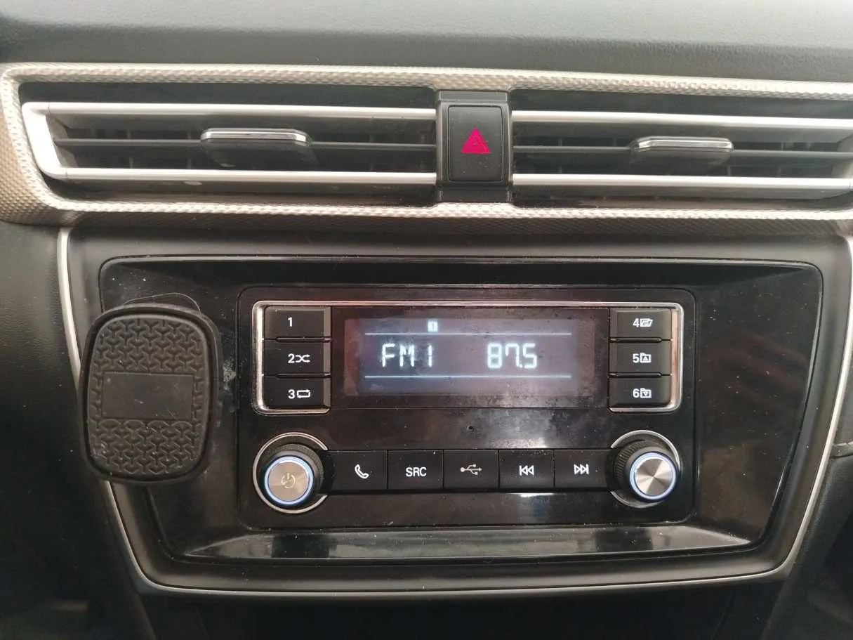 Car image 28