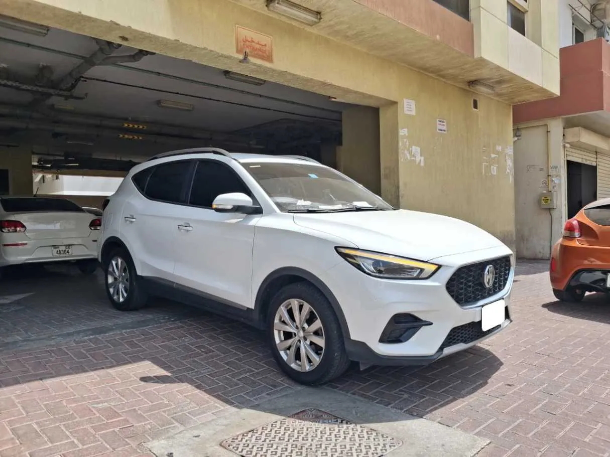 Car image 3
