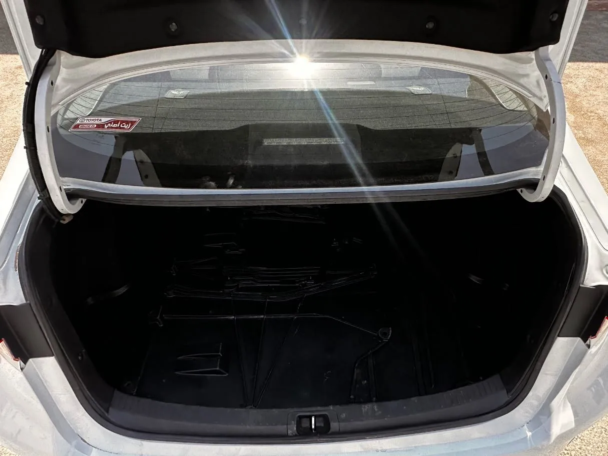 Car image 22