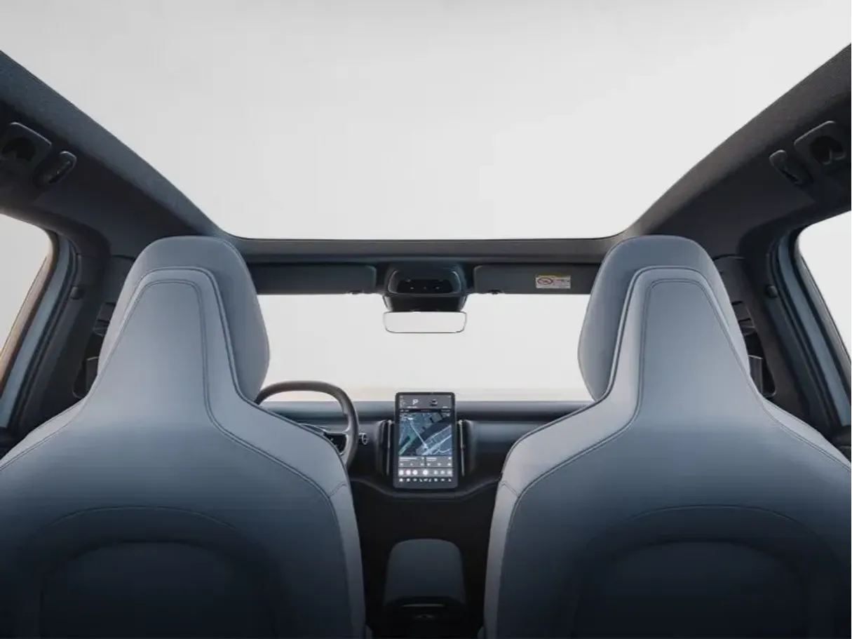Car image 7