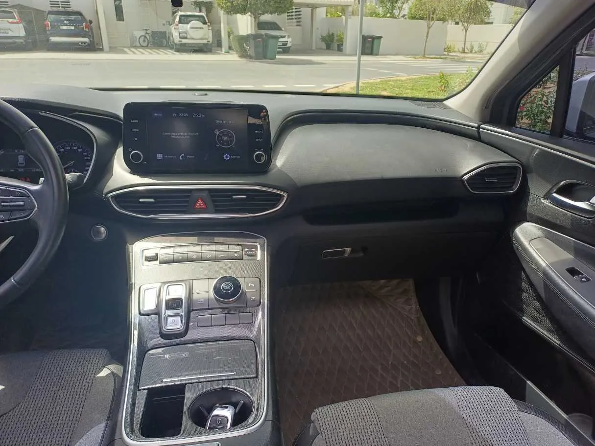 Car image 16