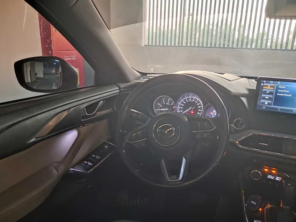 Car image 17