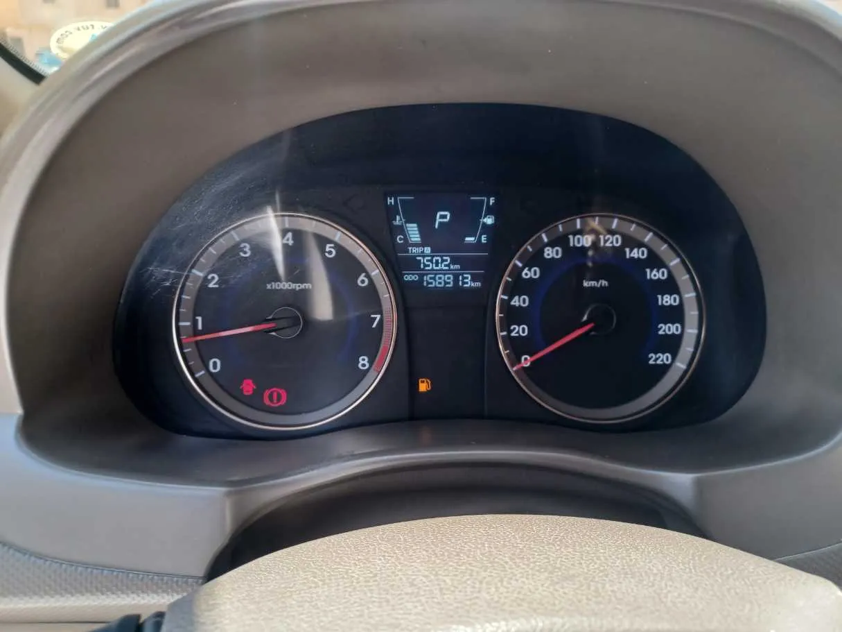 Car image 18