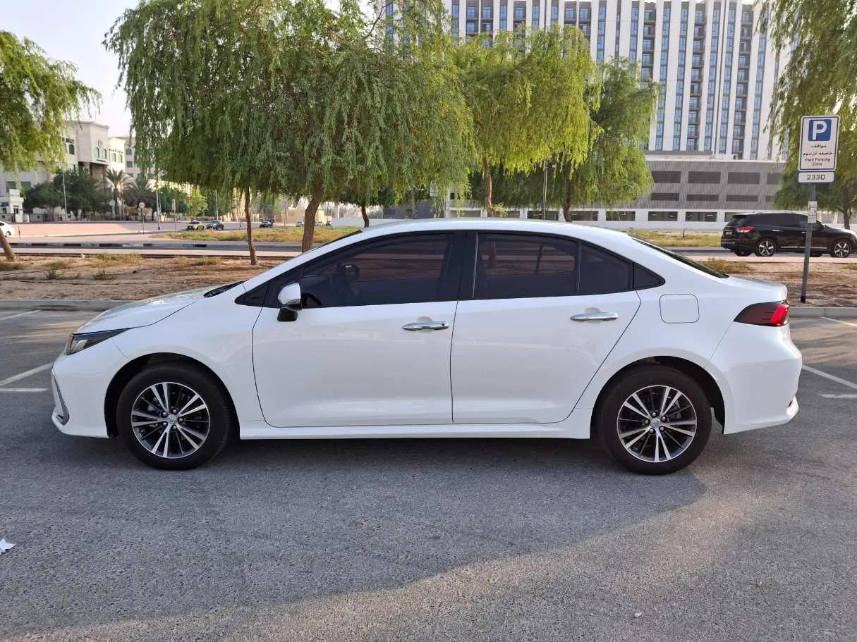 Car image 8