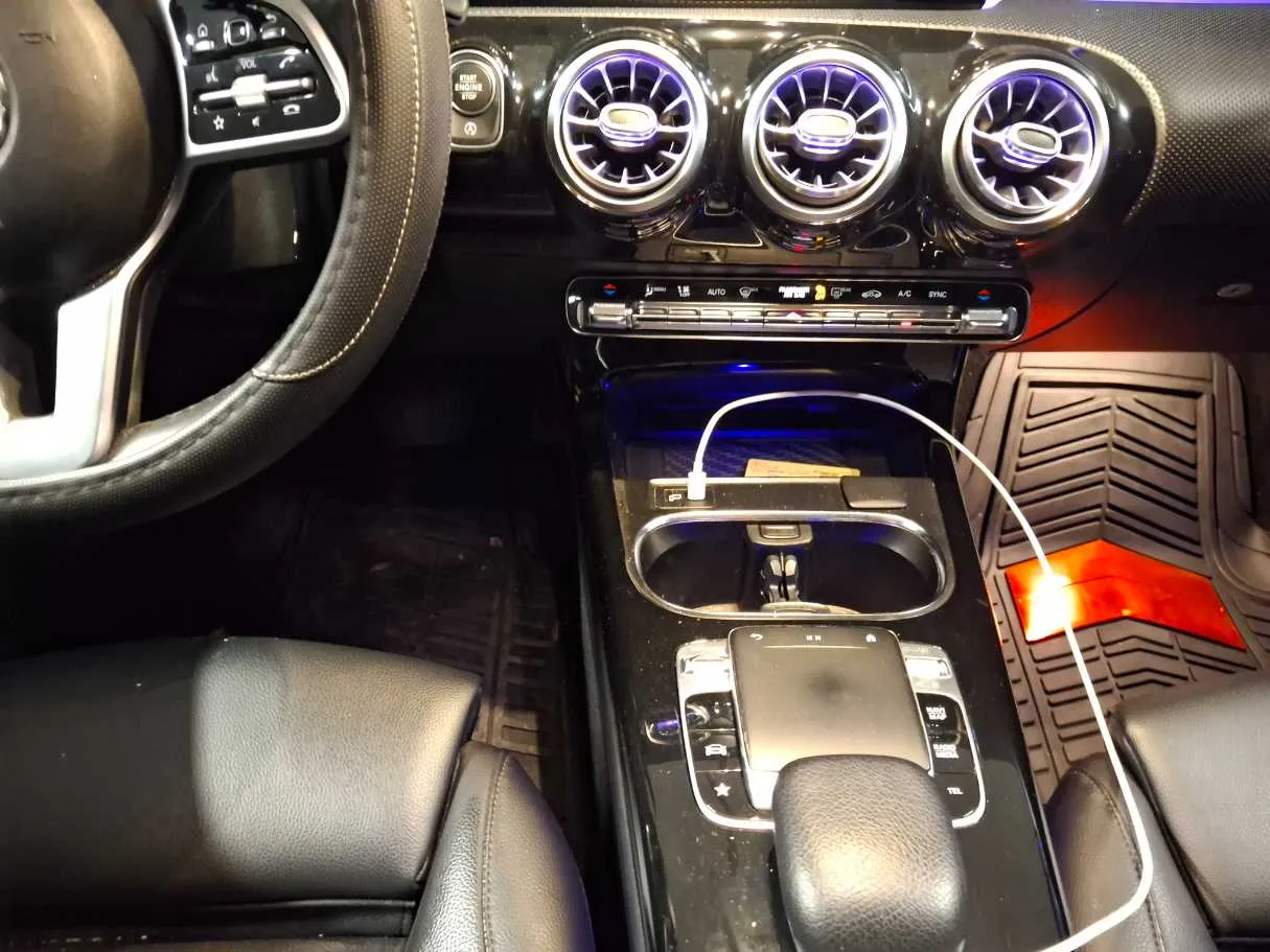 Car image 15