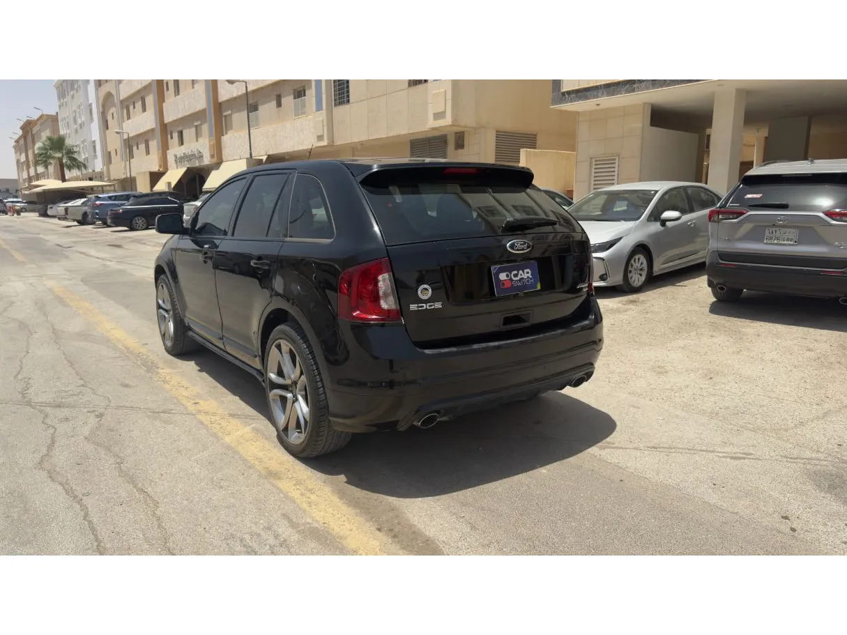 Car image 7
