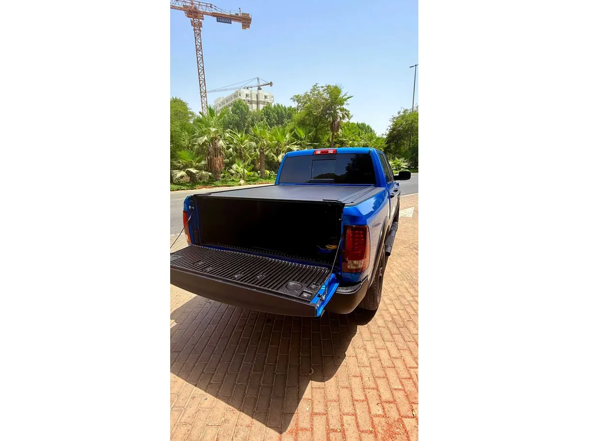 Car image 26