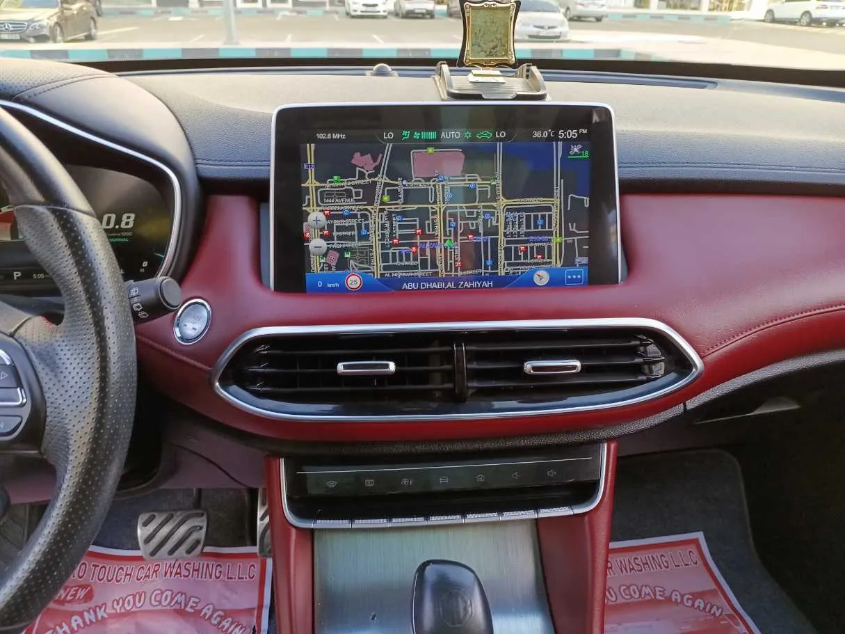 Car image 15