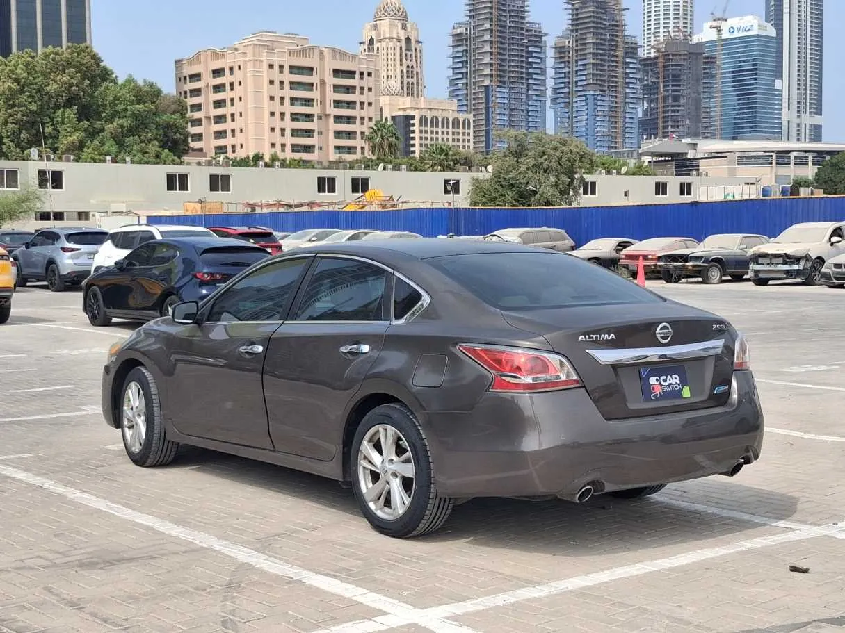 Car image 7